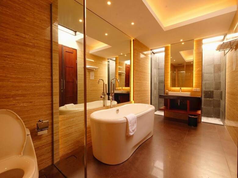 Hotel Lagoi Bay Villas
