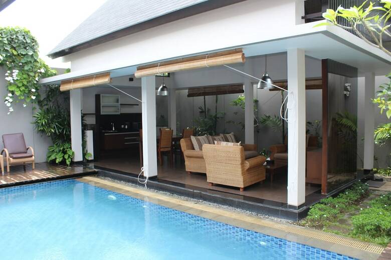Hotel Lagoi Bay Villas