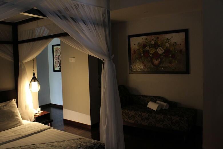 Hotel Lagoi Bay Villas