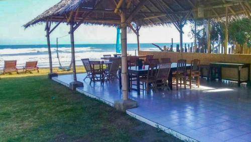 Hostal The Anara Surfing Camp