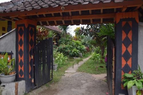 Hostal Pondok Tetebatu Cottages And Cafe