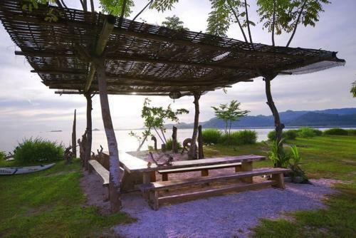 Hostal Thamarind Resort Gili Gede