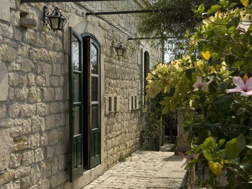 Trombatore Villa Sleeps 6 Air Con Wifi