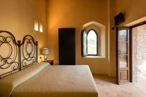 Naro Villa Sleeps 12 Wifi
