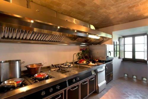Naro Villa Sleeps 12 Wifi