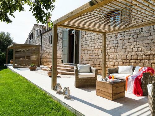 Finocchiara Villa Sleeps 6 Pool Wifi