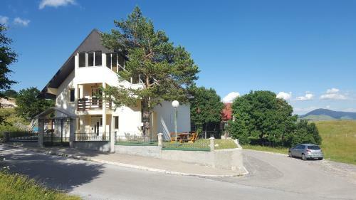 Hostal Guest House Tiha No?