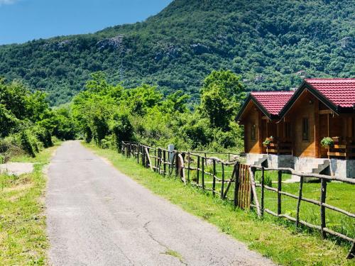 Lodge Orahovo Cottages