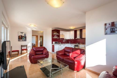 Apartments Sunny Family