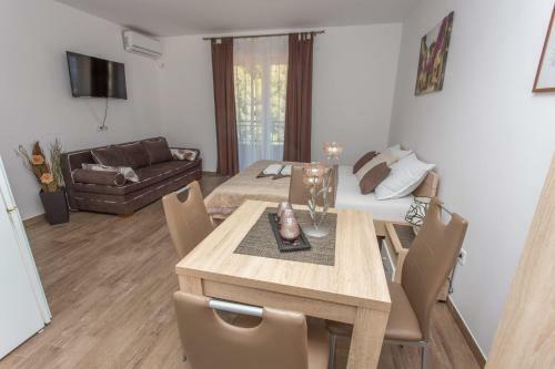 Hostal Apartments Gvozdenovic