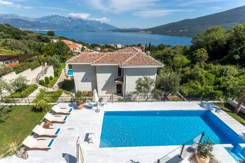 White Olive Villa