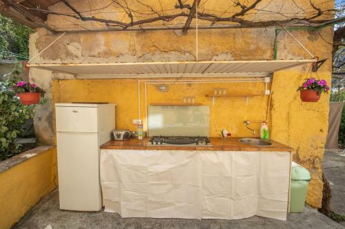 Modern Waterfront Apartment, Old Town Kotor