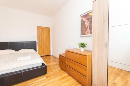 Modern Waterfront Apartment, Old Town Kotor