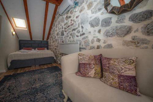 Hostal Antika Guesthouse