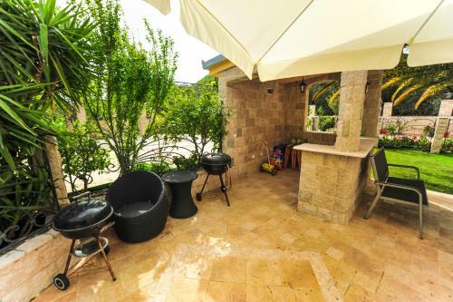 Villa Dolphin Apartments