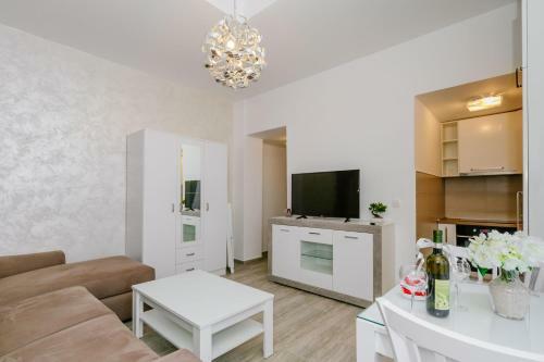 Opium Mar Apartments