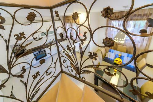 Opium Mar Apartments