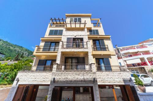 Opium Mar Apartments