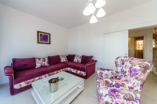 Opium Mar Apartments