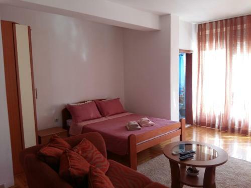 Lazar Apartments