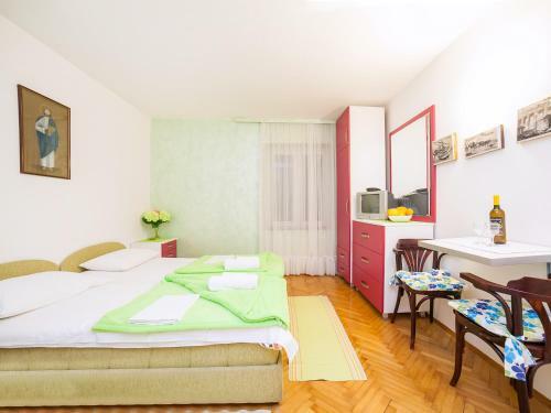 Apartments Adria