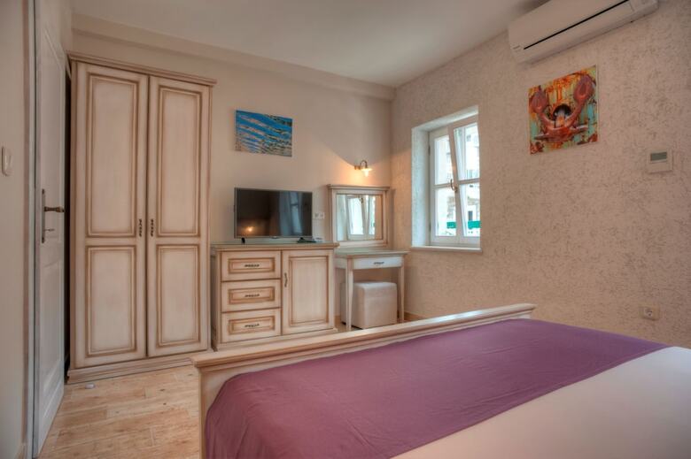 Piazza Apartments 1