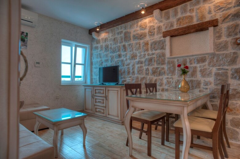 Piazza Apartments 1