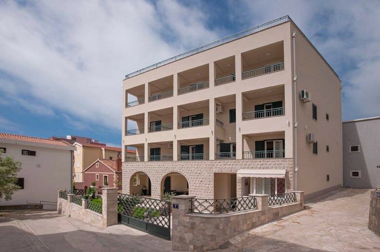 Hostal Guest House Medin