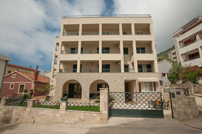 Hostal Guest House Medin
