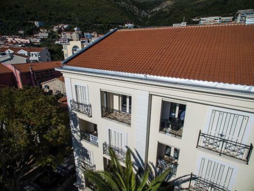 De Lux Apartments