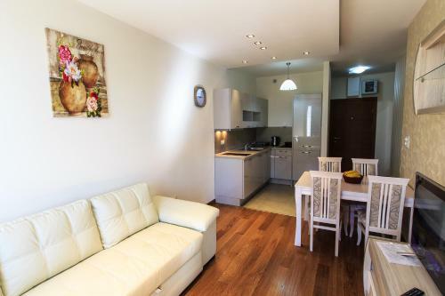 De Lux Apartments