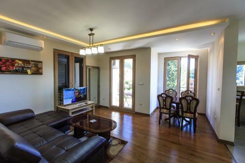 De Lux Apartments