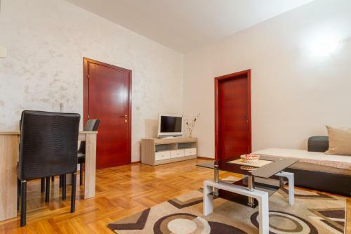 Nikola Pleasure Apartments