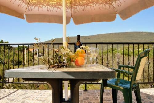 Apartments Villa-g Lustica