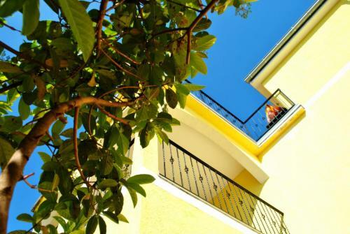 Apartments Villa-g Lustica