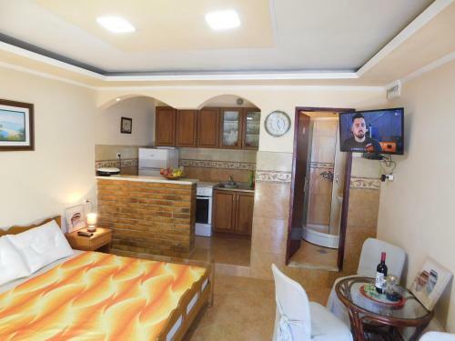 Apartments Klakor