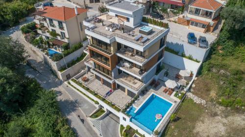 Line Apartment Lux Penthouse