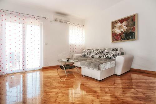 Apartments Villa Happy