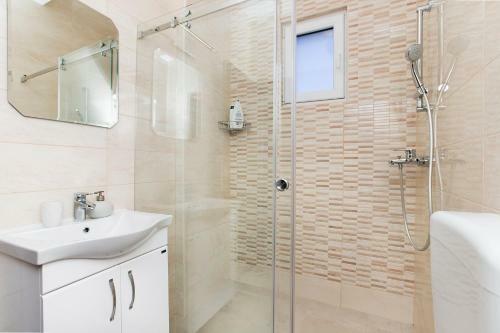 Apartments Isja