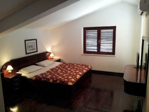 Hostal Villa Sara Guesthouse