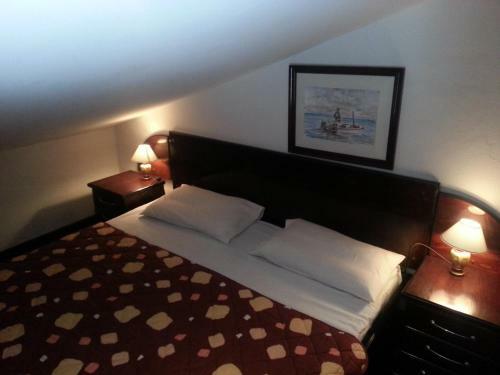 Hostal Villa Sara Guesthouse