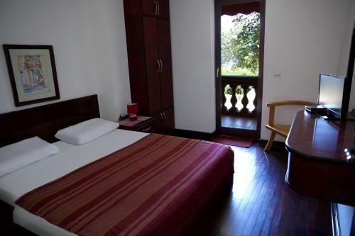 Hostal Villa Sara Guesthouse
