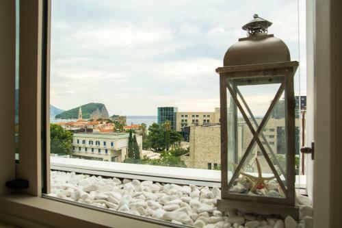 Leona Residences Apartment