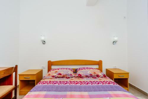 Hostal Teuta Apartments