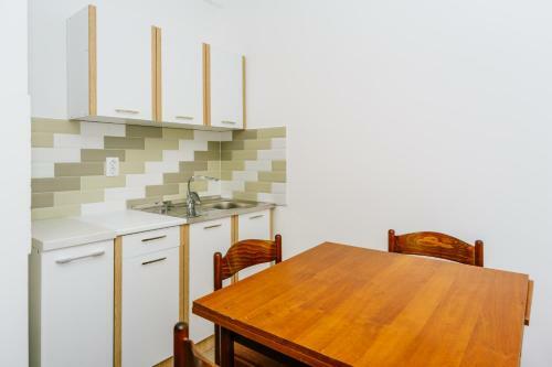 Hostal Teuta Apartments