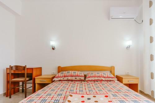 Hostal Teuta Apartments