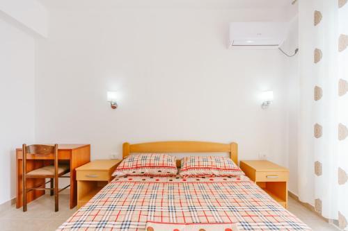 Hostal Teuta Apartments
