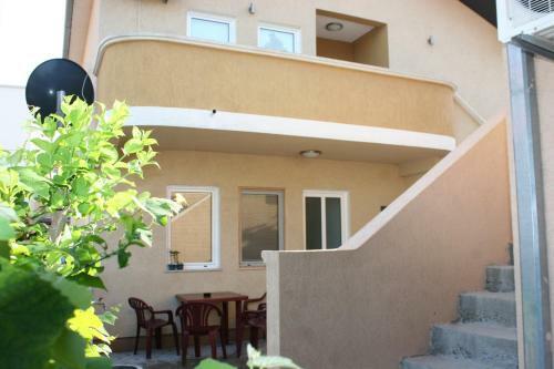Hostal Apartmans Emerald