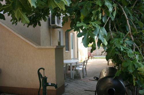 Hostal Apartmans Emerald