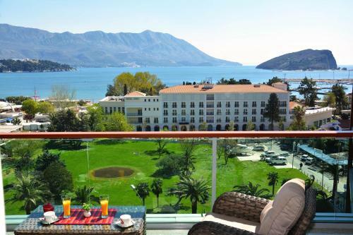 Sea View Luxury Apartment